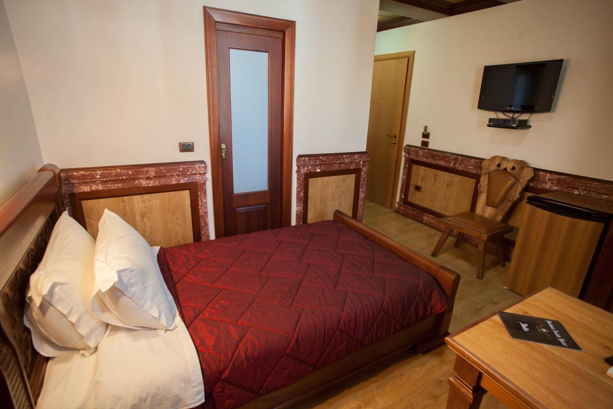 Brilant Antik Hotel Tiranë Ngoại thất bức ảnh