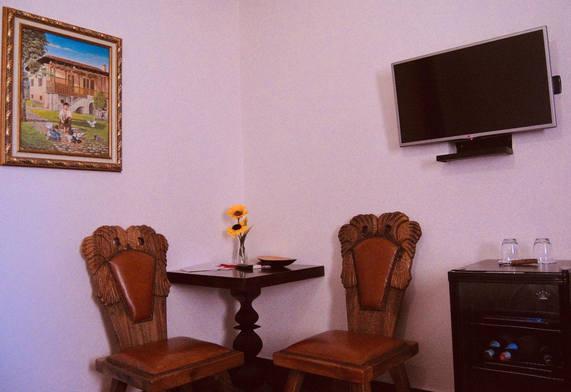 Brilant Antik Hotel Tiranë Ngoại thất bức ảnh