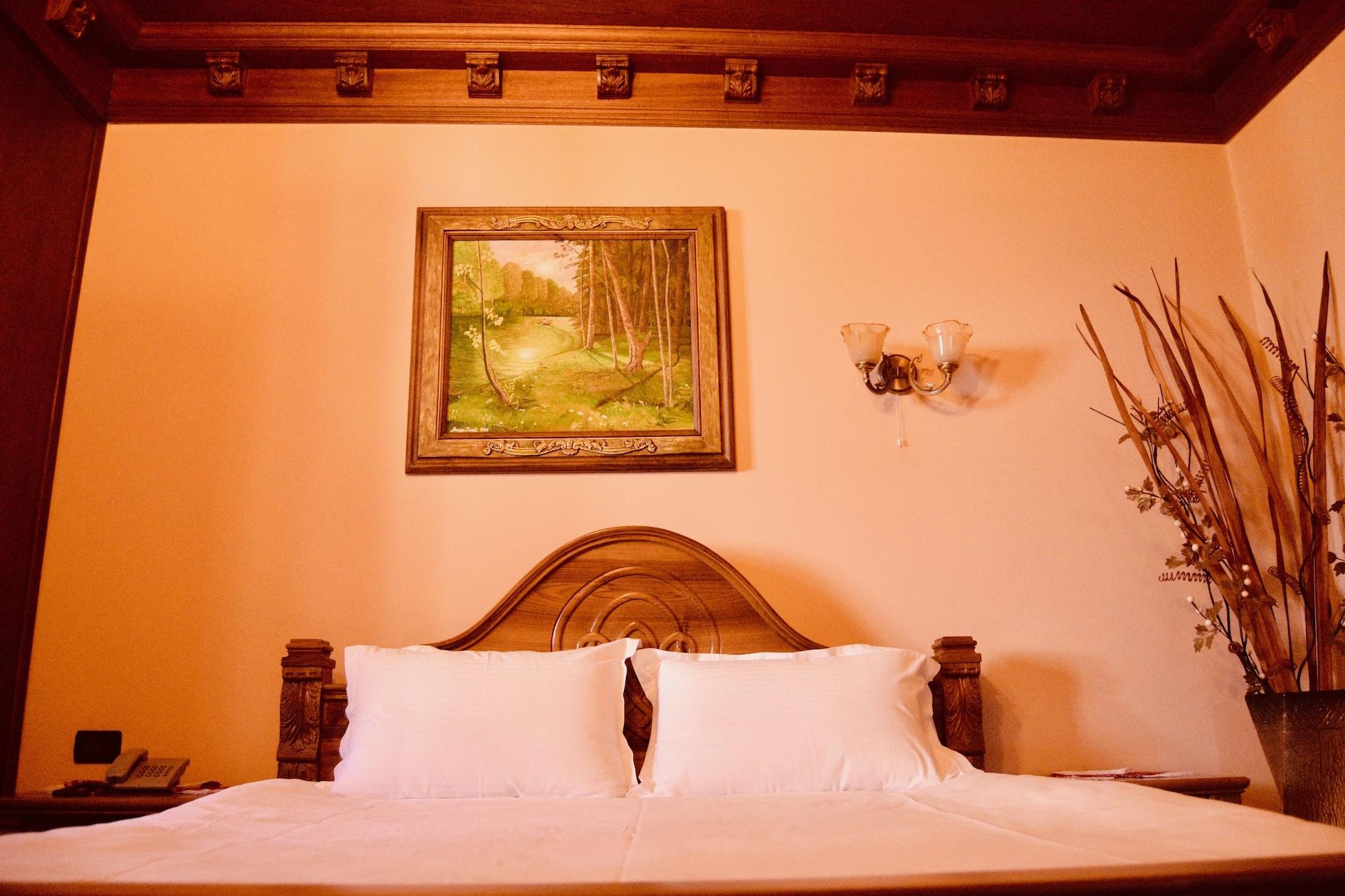 Brilant Antik Hotel Tiranë Ngoại thất bức ảnh