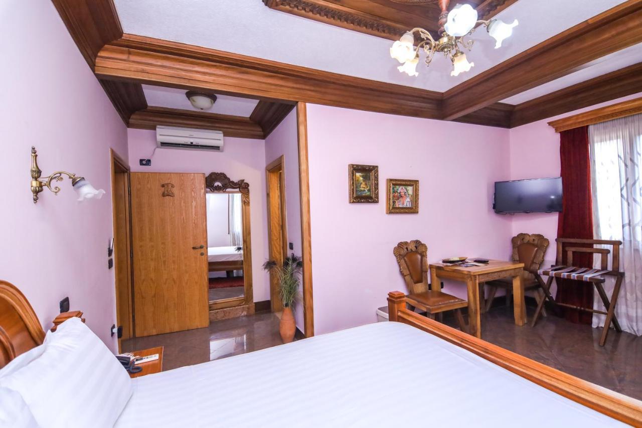 Brilant Antik Hotel Tiranë Ngoại thất bức ảnh