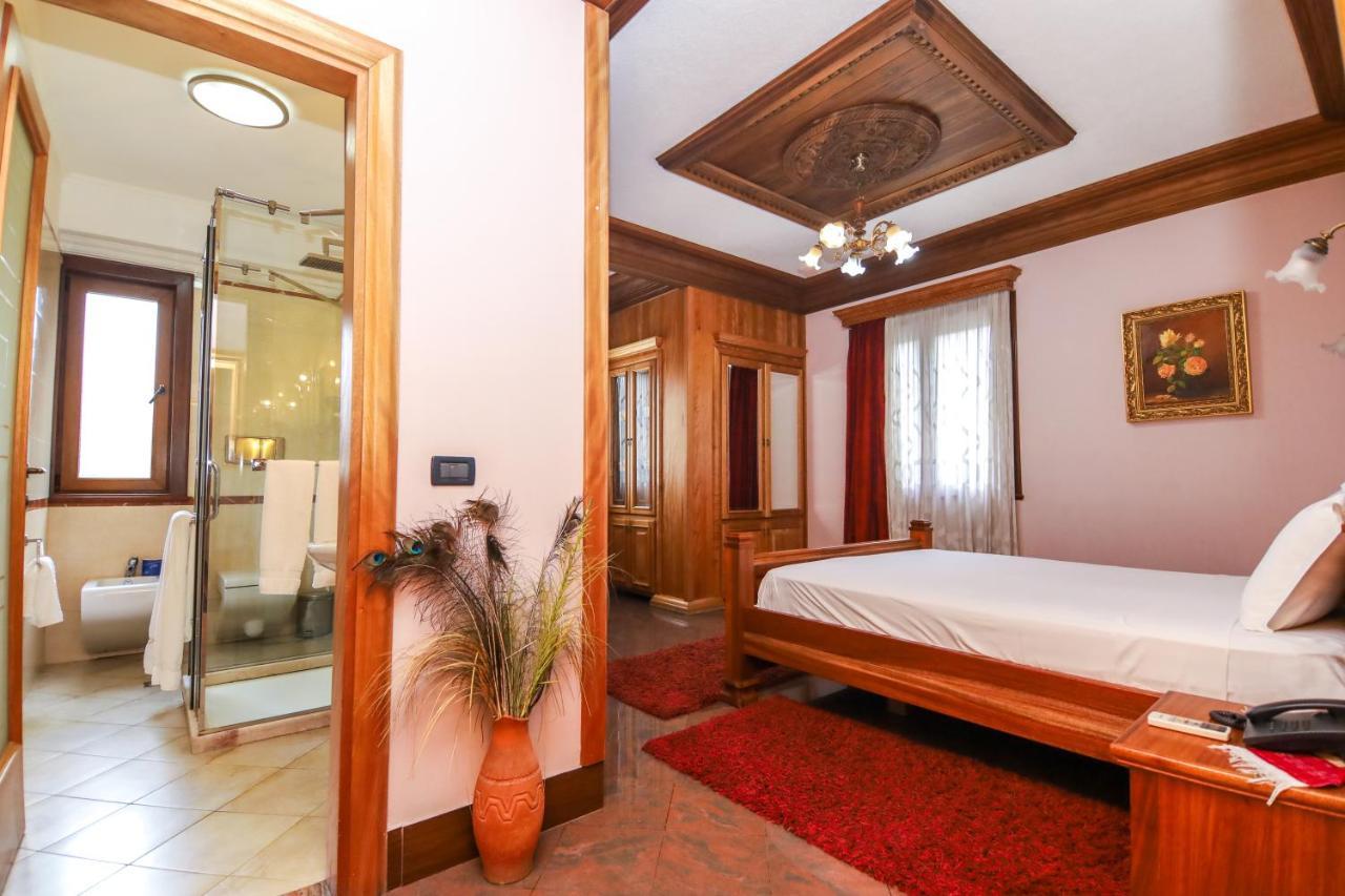 Brilant Antik Hotel Tiranë Ngoại thất bức ảnh