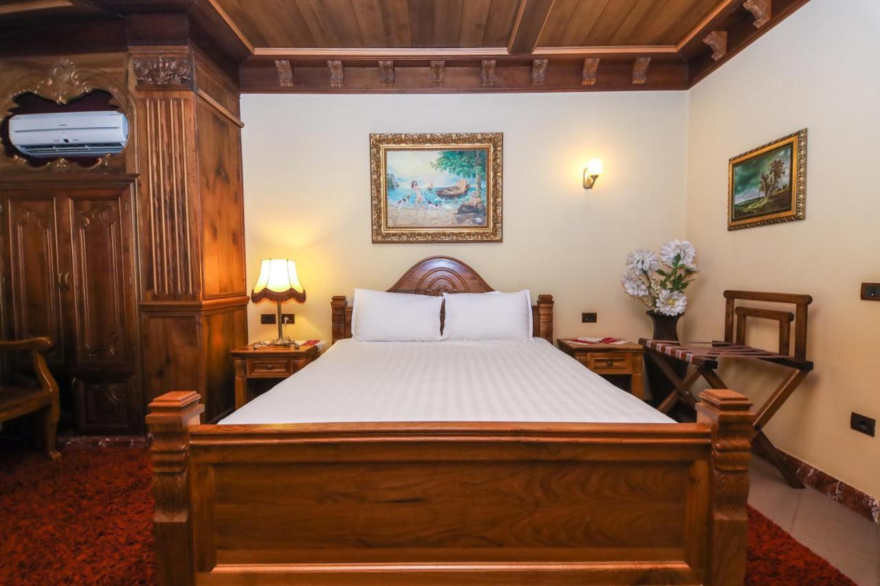 Brilant Antik Hotel Tiranë Ngoại thất bức ảnh