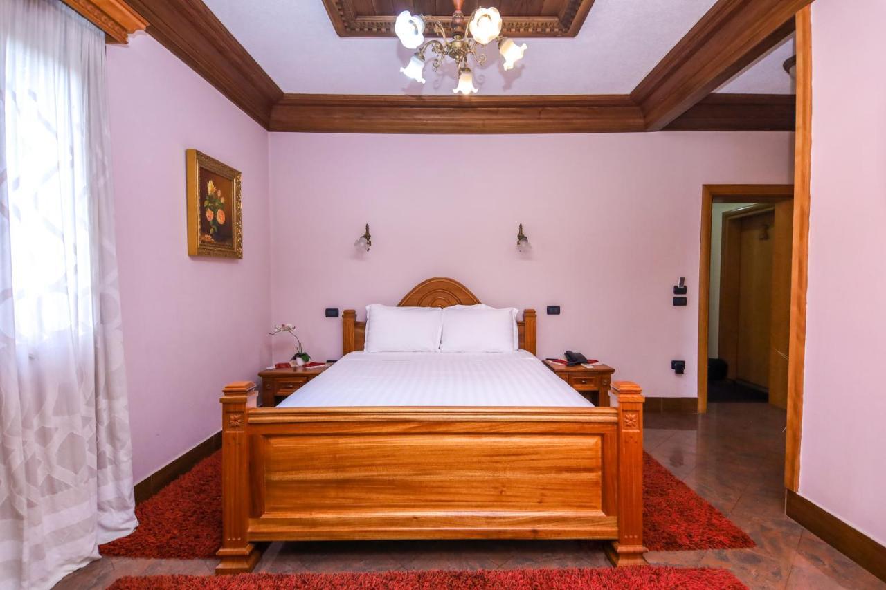 Brilant Antik Hotel Tiranë Ngoại thất bức ảnh