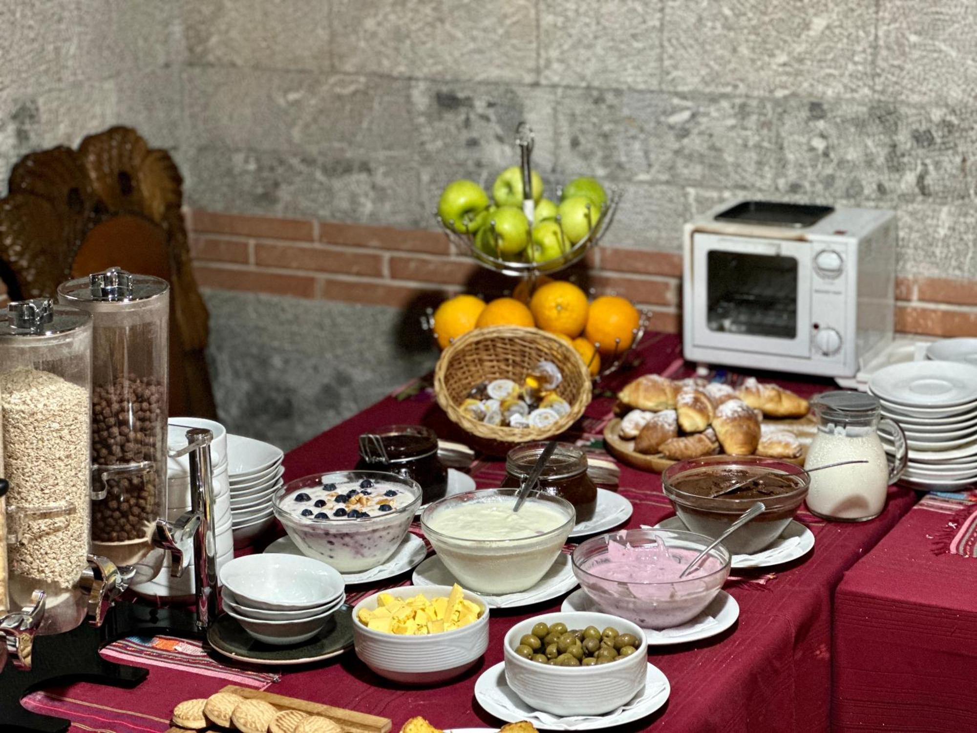 Brilant Antik Hotel Tiranë Ngoại thất bức ảnh