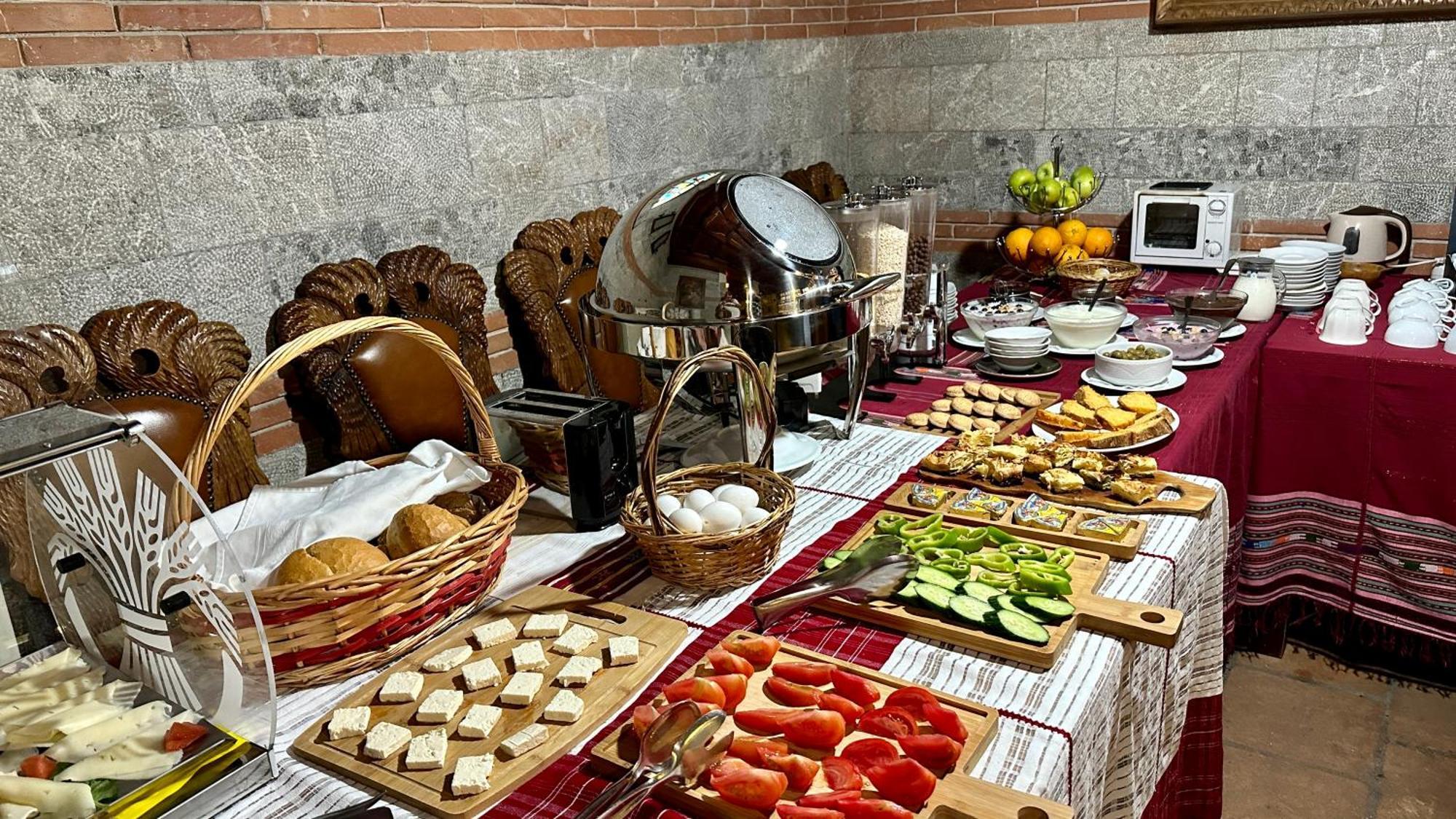 Brilant Antik Hotel Tiranë Ngoại thất bức ảnh