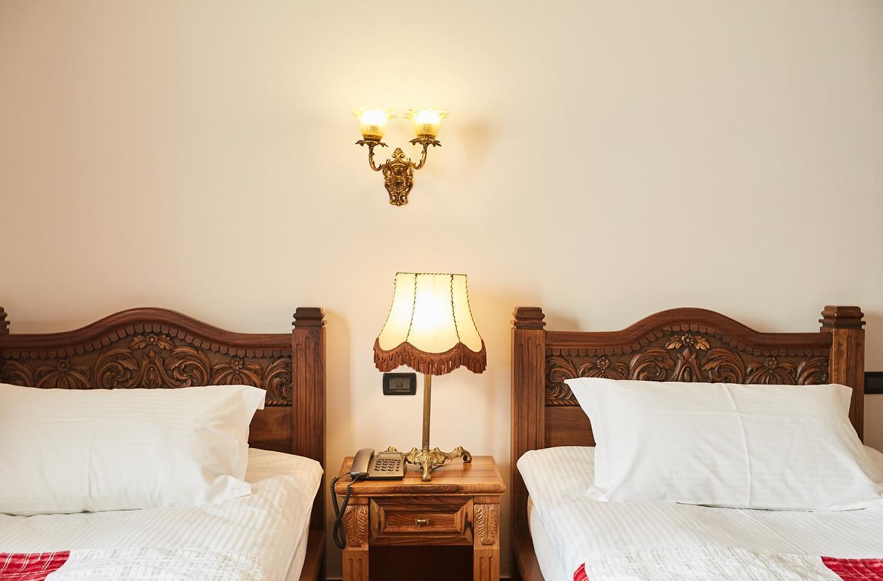 Brilant Antik Hotel Tiranë Ngoại thất bức ảnh
